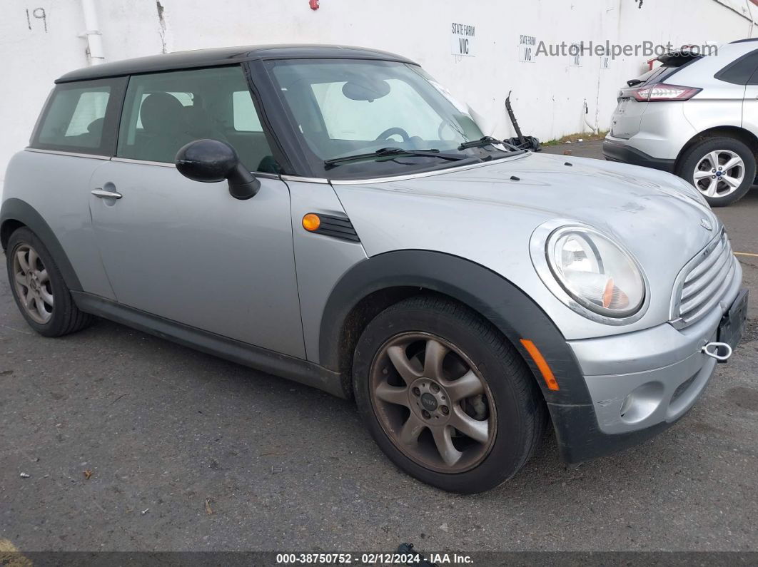 2007 Mini Cooper   Silver vin: WMWMF33577TU61923