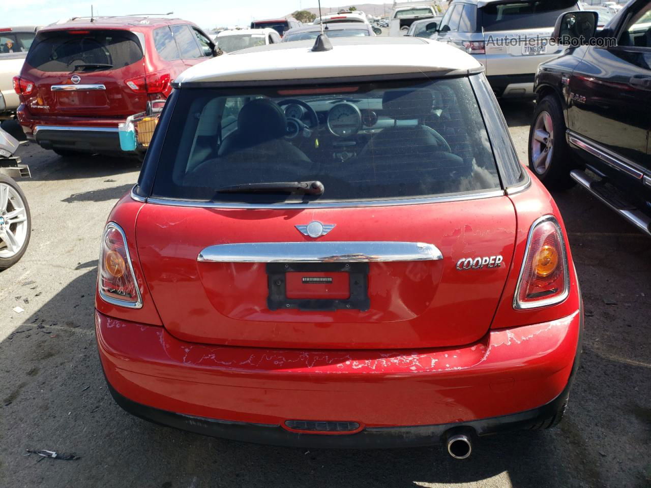 2007 Mini Cooper  Red vin: WMWMF33597TL67901