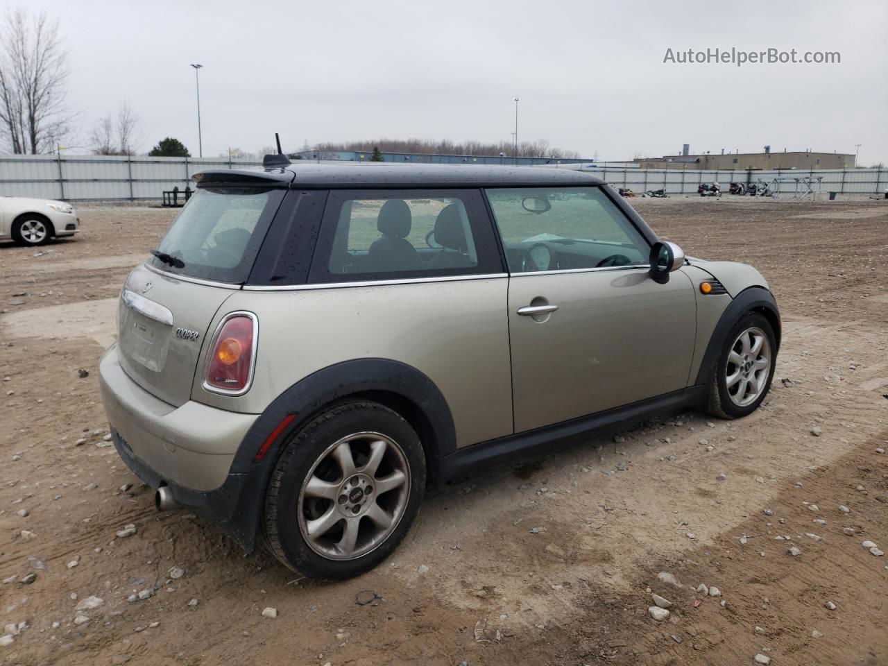 2007 Mini Cooper  Tan vin: WMWMF33597TT53769