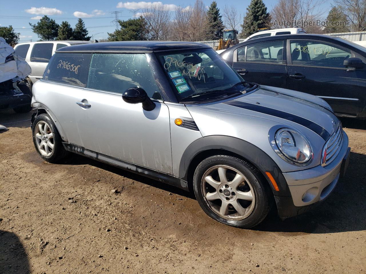 2007 Mini Cooper  Gray vin: WMWMF335X7TL68359