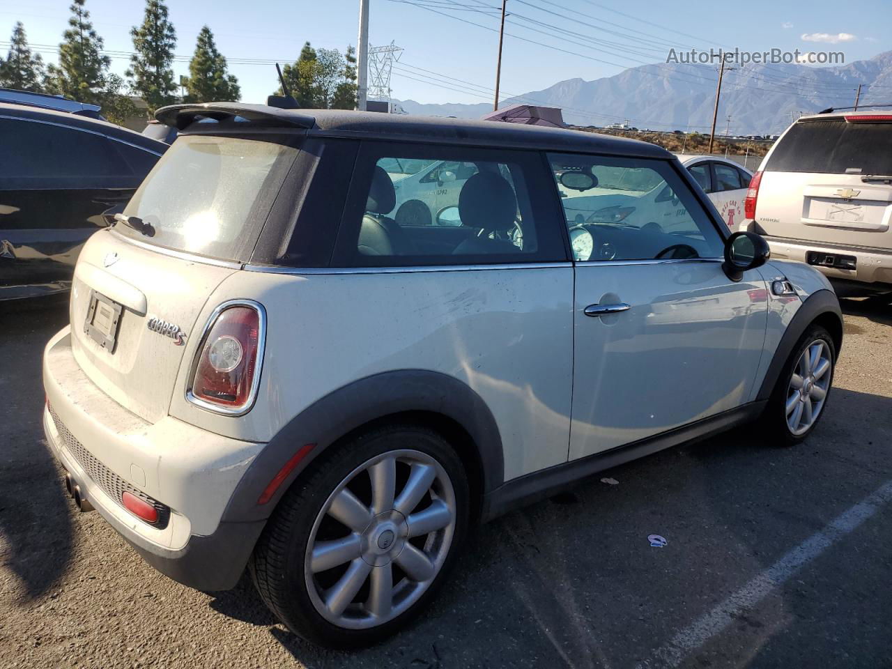 2007 Mini Cooper S Cream vin: WMWMF73507TL88059