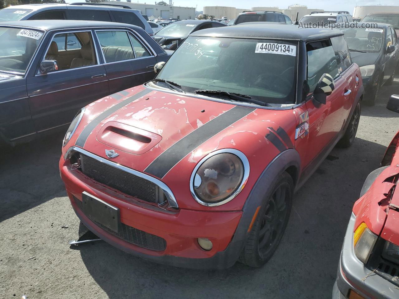 2007 Mini Cooper S Red vin: WMWMF73537TL87021