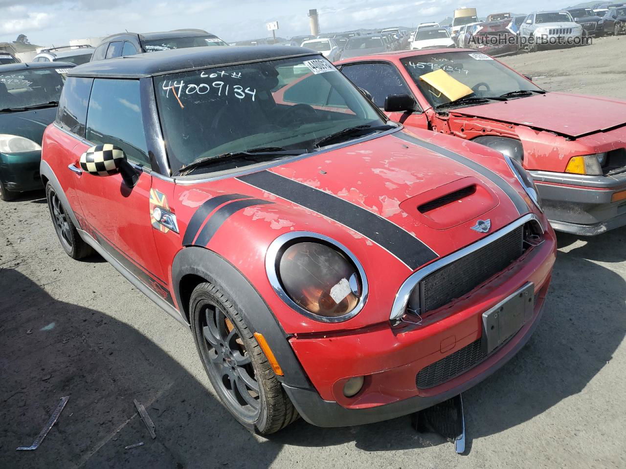 2007 Mini Cooper S Red vin: WMWMF73537TL87021