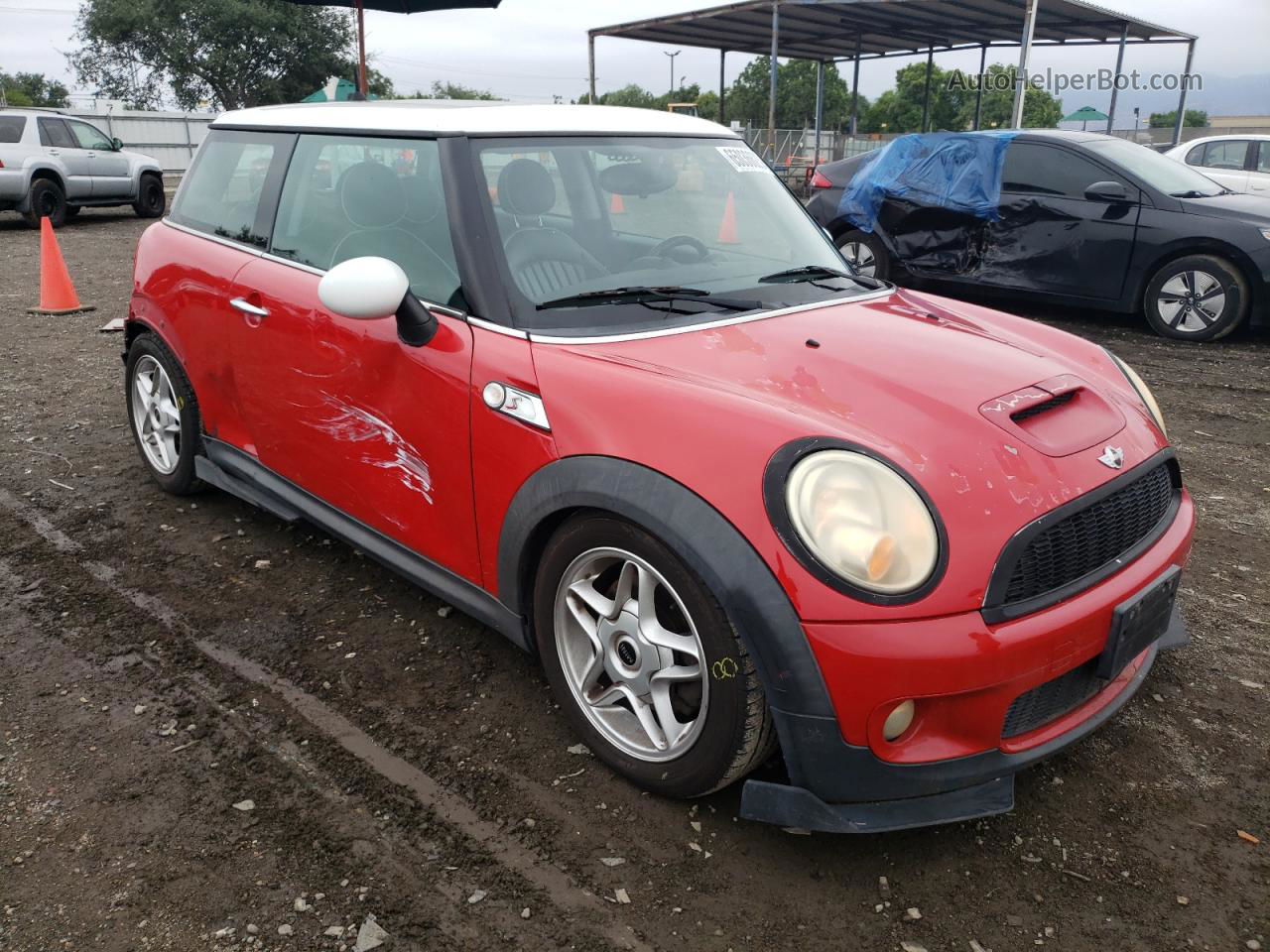 2007 Mini Cooper S Red vin: WMWMF73537TT80439