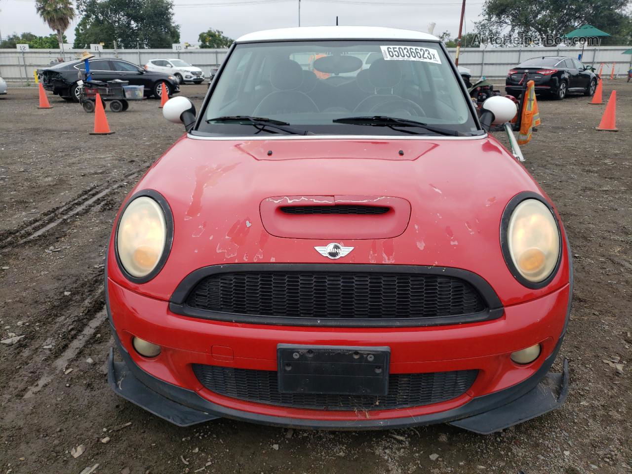 2007 Mini Cooper S Red vin: WMWMF73537TT80439