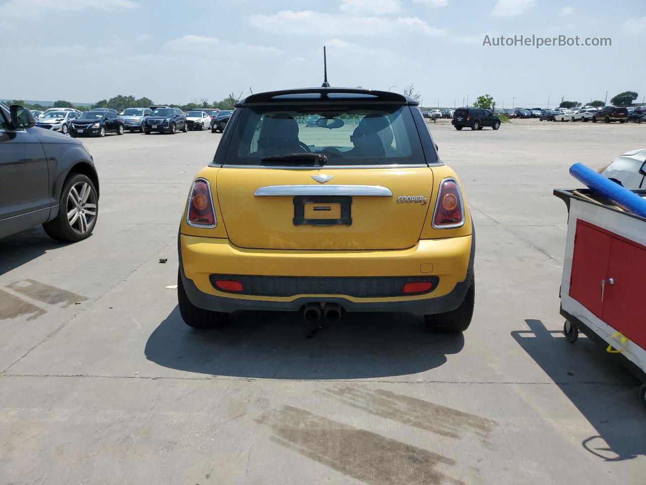 2007 Mini Cooper S Yellow vin: WMWMF73537TV31568