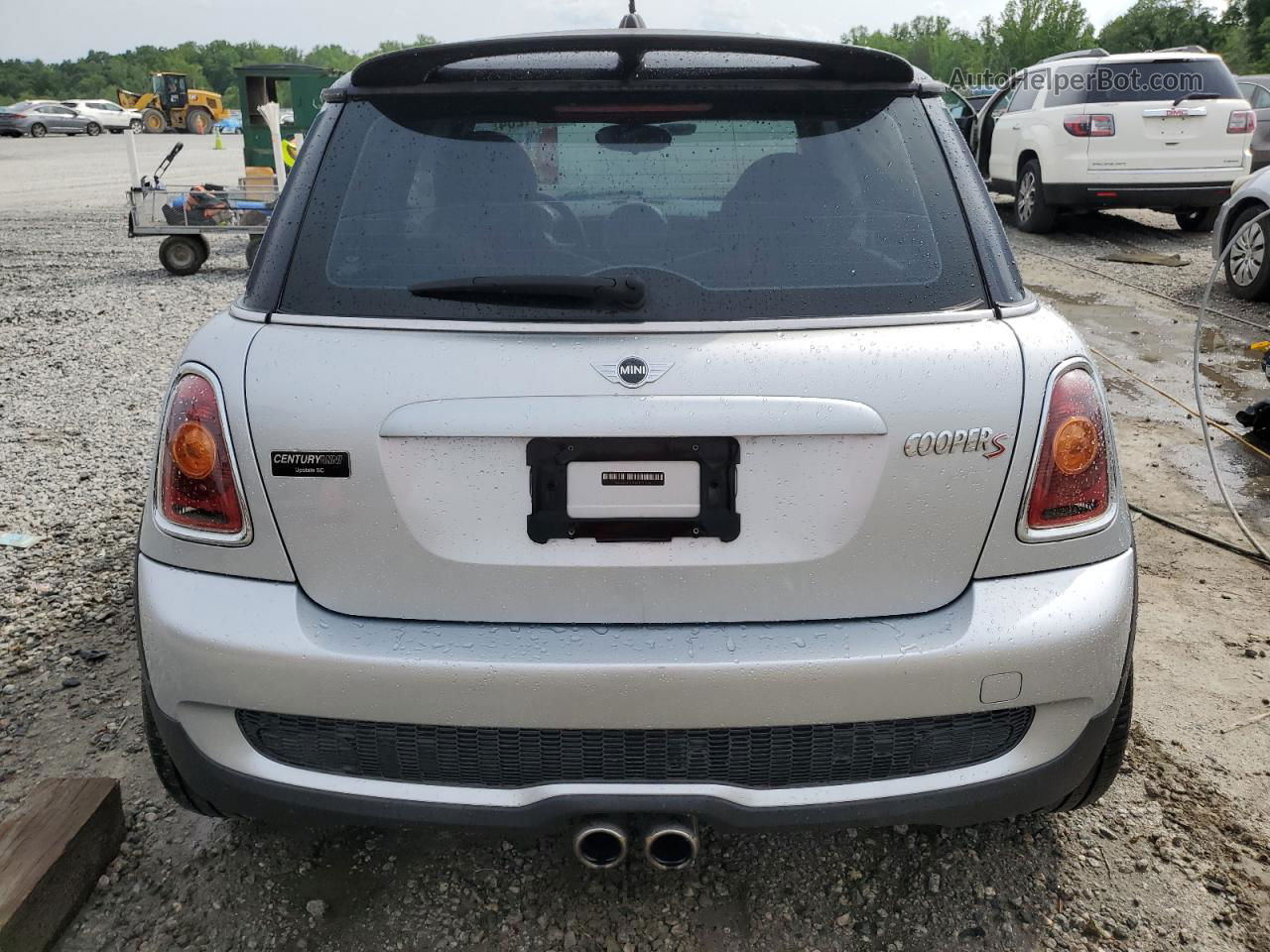 2007 Mini Cooper S Silver vin: WMWMF73547TT82524