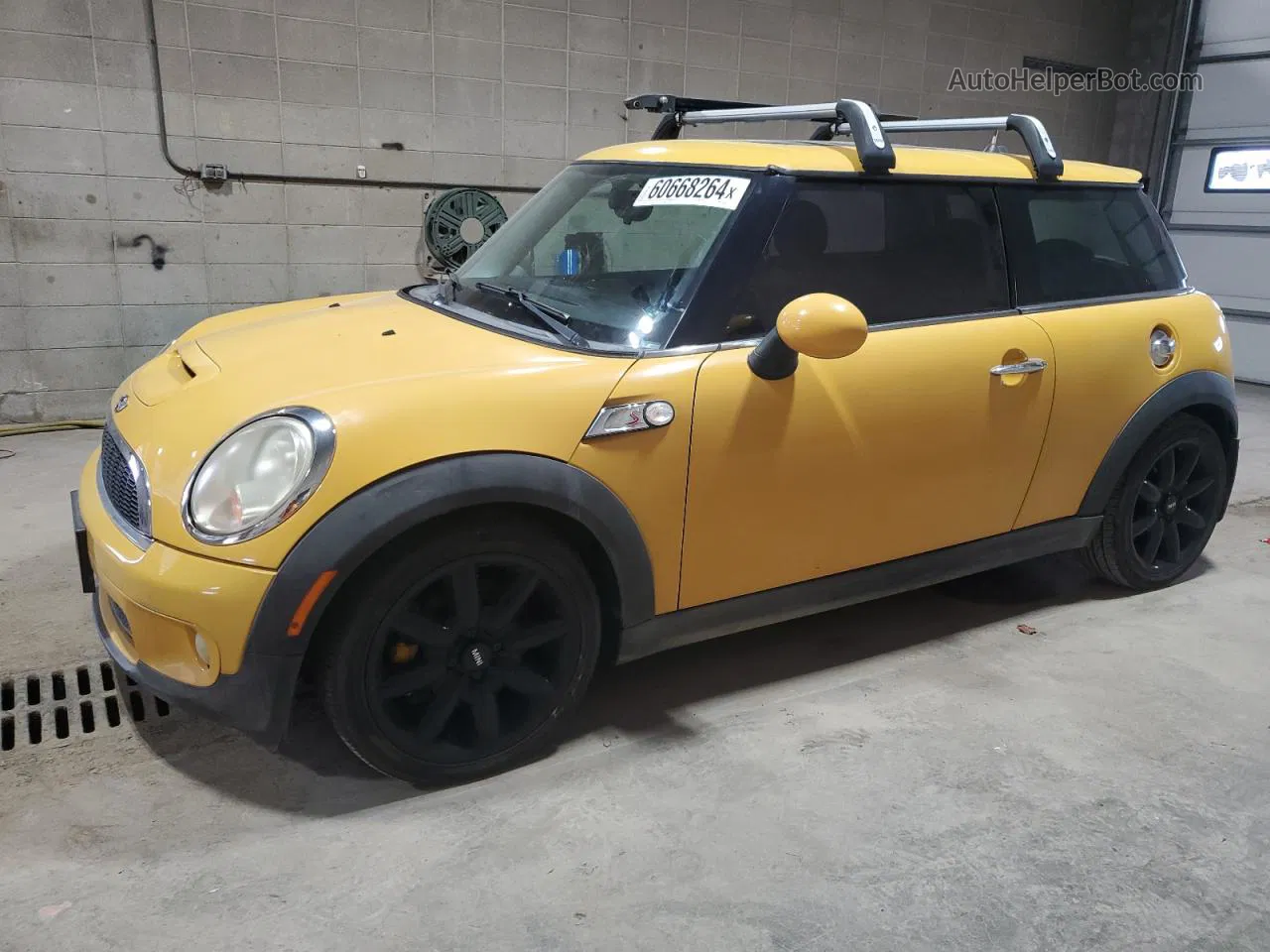 2007 Mini Cooper S Yellow vin: WMWMF73577TT80542