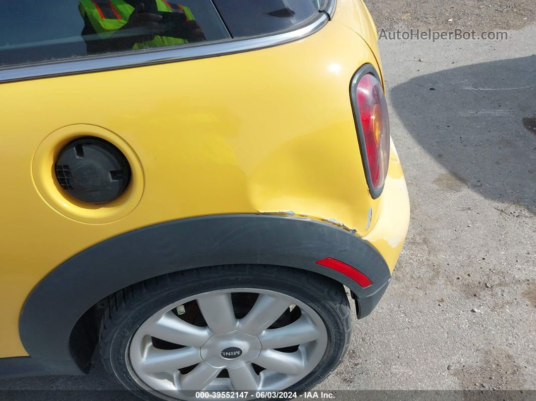 2007 Mini Cooper S   Yellow vin: WMWMF73597TL83331