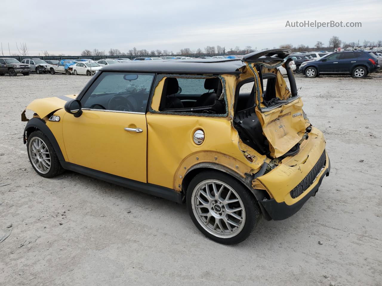 2007 Mini Cooper S Yellow vin: WMWMF73597TT83250