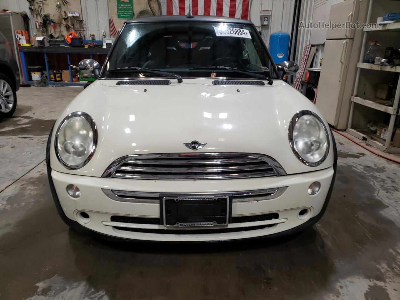 2007 Mini Cooper  Cream vin: WMWRF33517TG16975