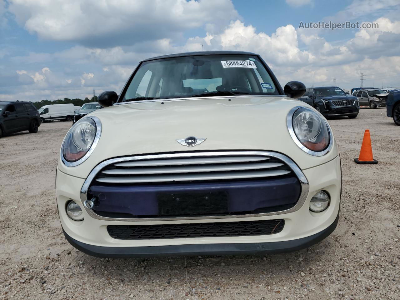 2015 Mini Cooper  White vin: WMWXM5C51F3A57595