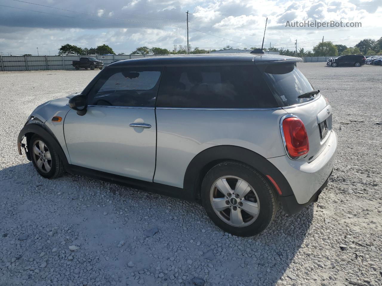 2015 Mini Cooper  Silver vin: WMWXM5C51F3B34546