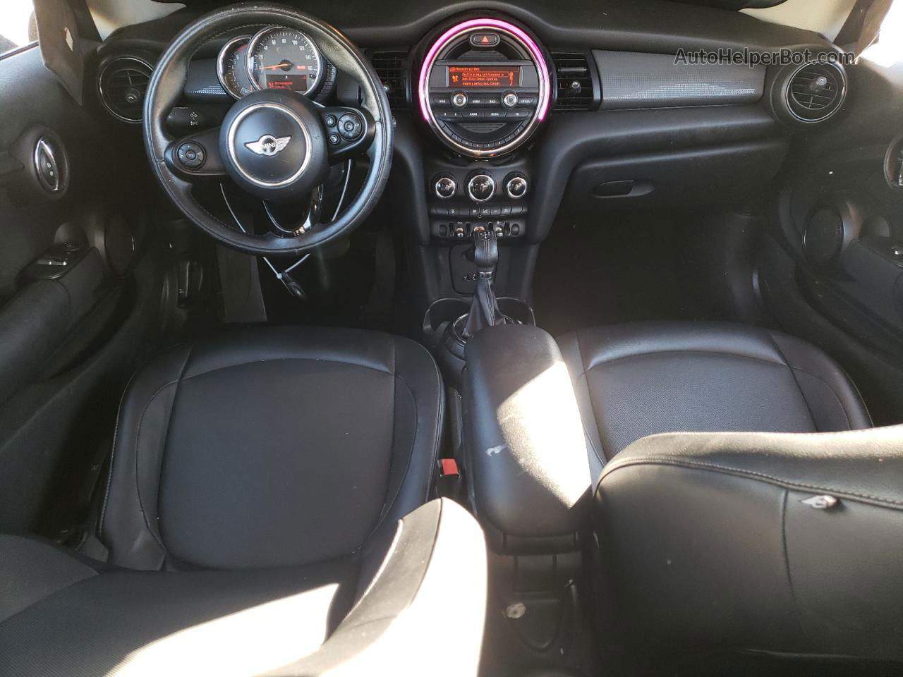 2015 Mini Cooper  Red vin: WMWXM5C52F3A59145