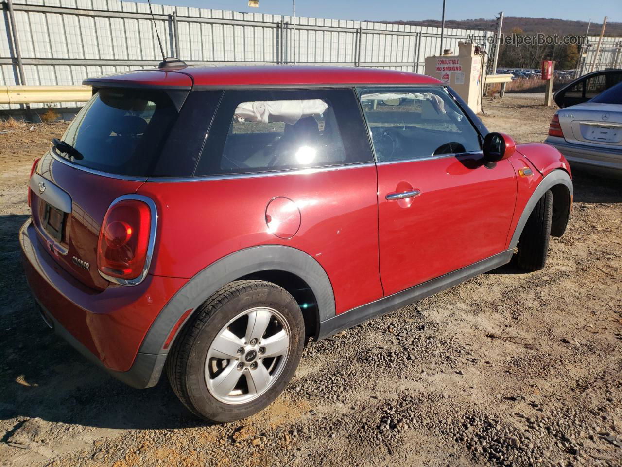 2015 Mini Cooper  Red vin: WMWXM5C52F3A59145