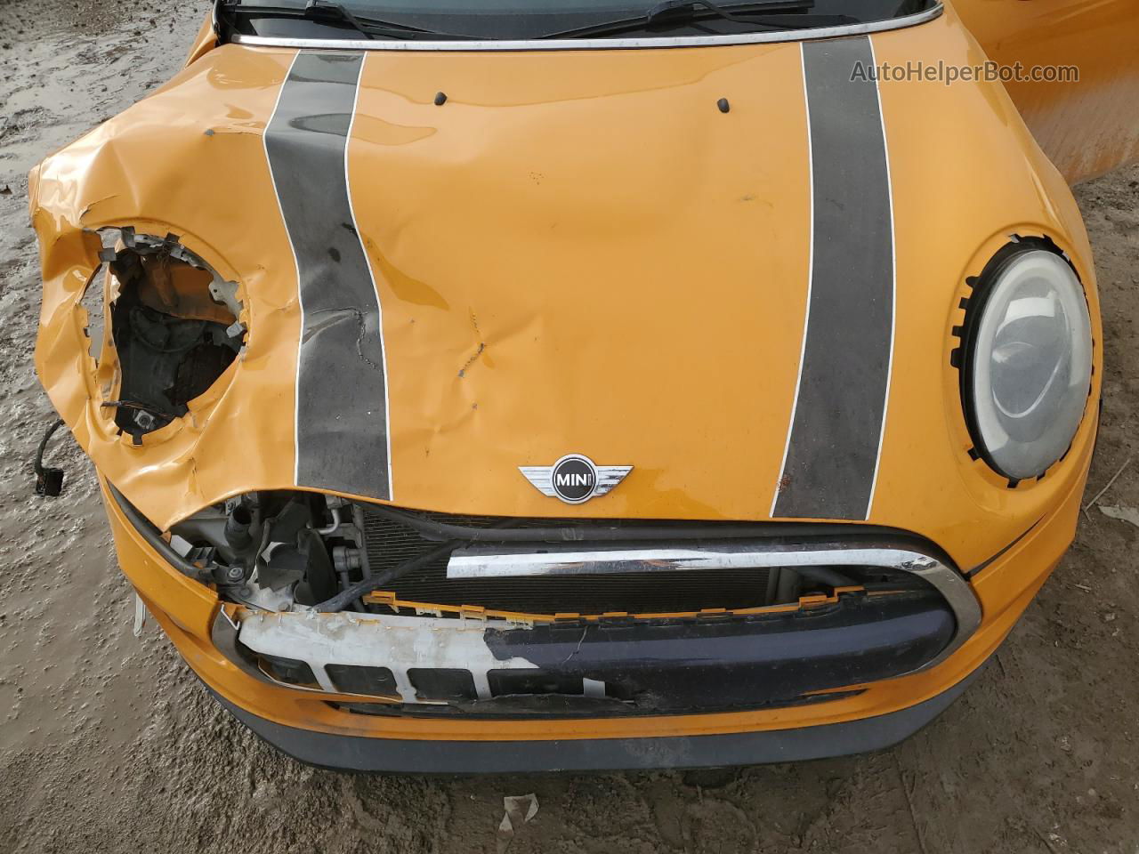 2015 Mini Cooper  Orange vin: WMWXM5C52FT973165