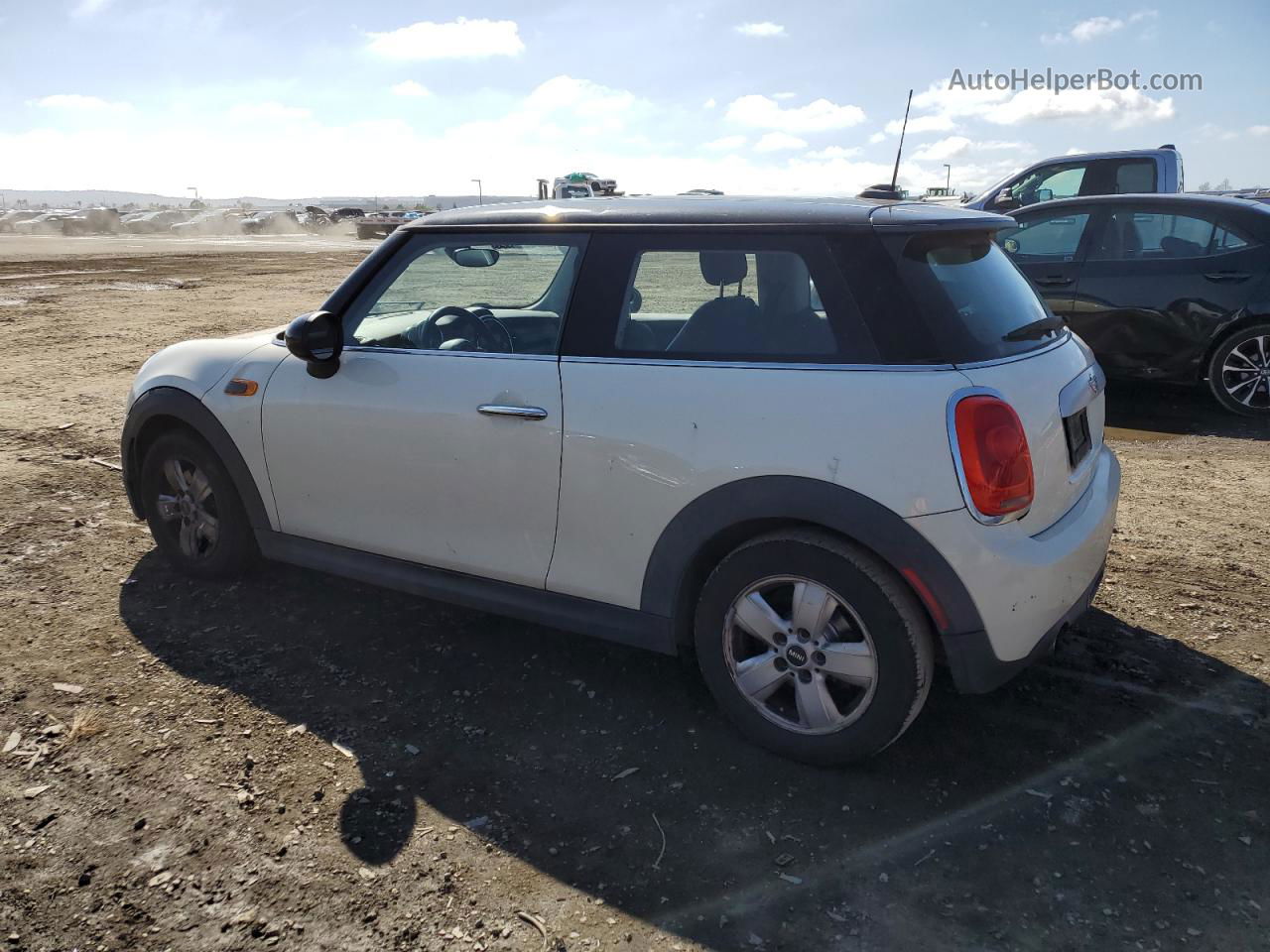 2015 Mini Cooper  Белый vin: WMWXM5C53F3A97211