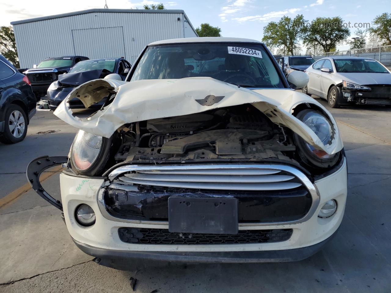 2015 Mini Cooper  White vin: WMWXM5C56F3A56541