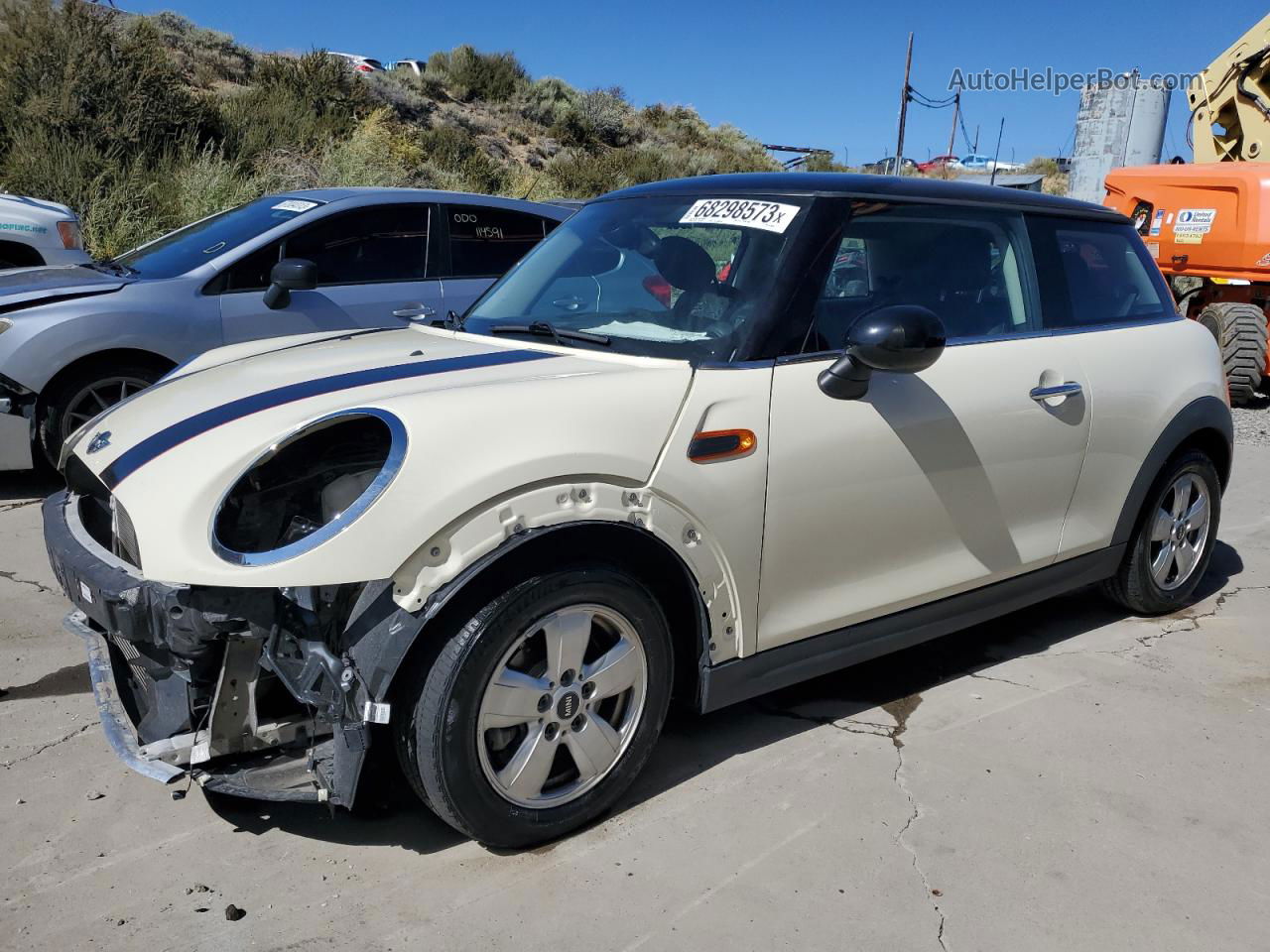 2015 Mini Cooper  White vin: WMWXM5C56F3A56829