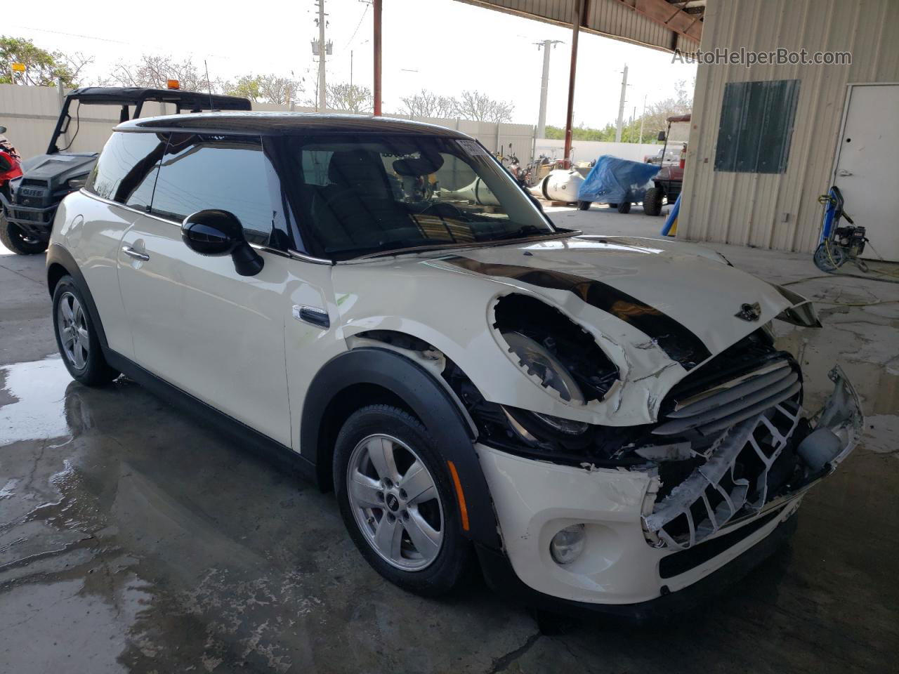 2015 Mini Cooper  White vin: WMWXM5C56FT940234