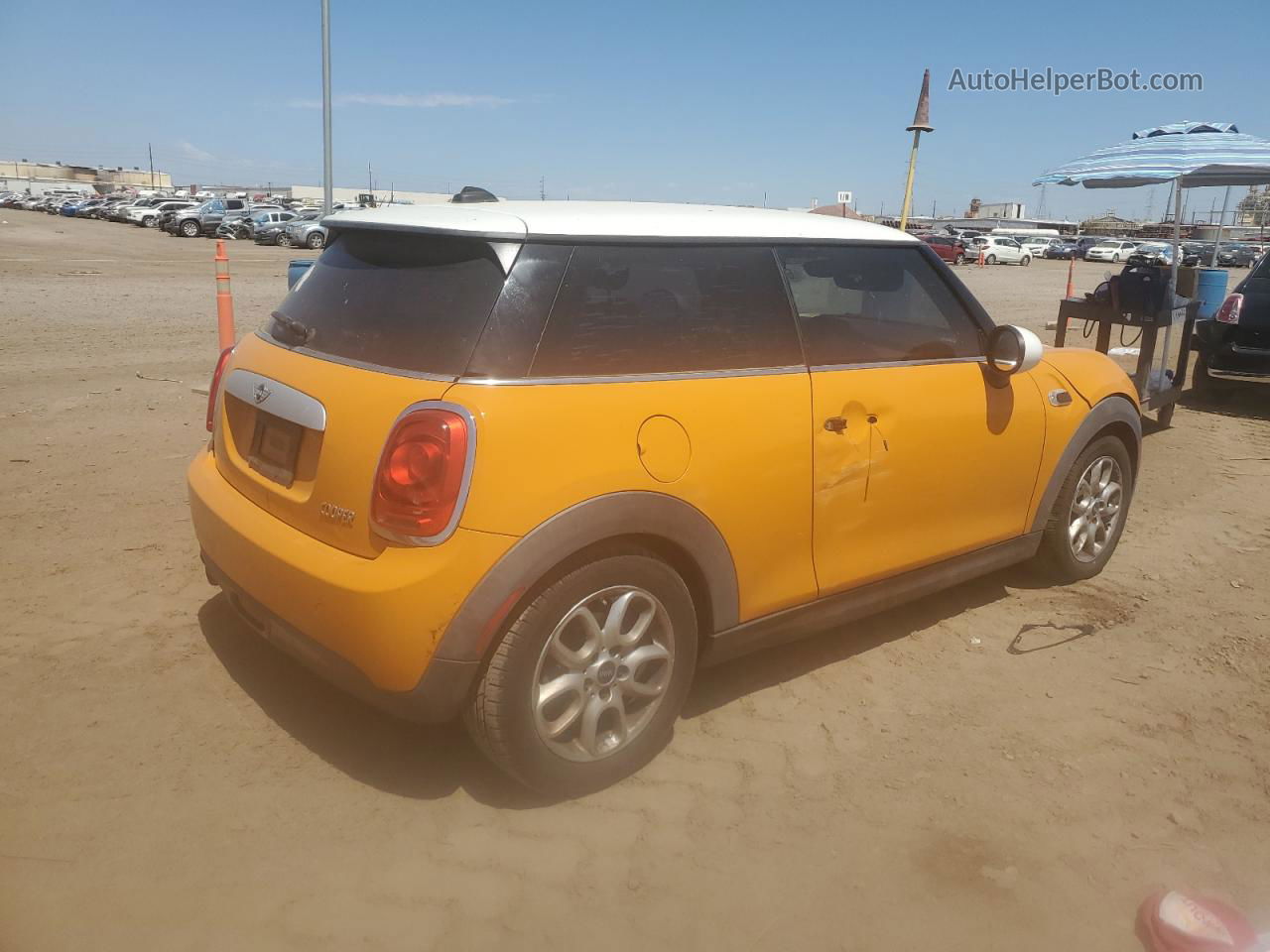 2015 Mini Cooper  Orange vin: WMWXM5C57F3A96644