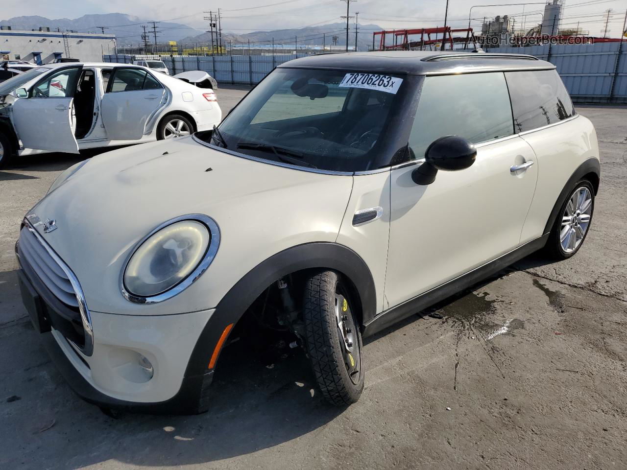 2015 Mini Cooper  White vin: WMWXM5C57FT937231