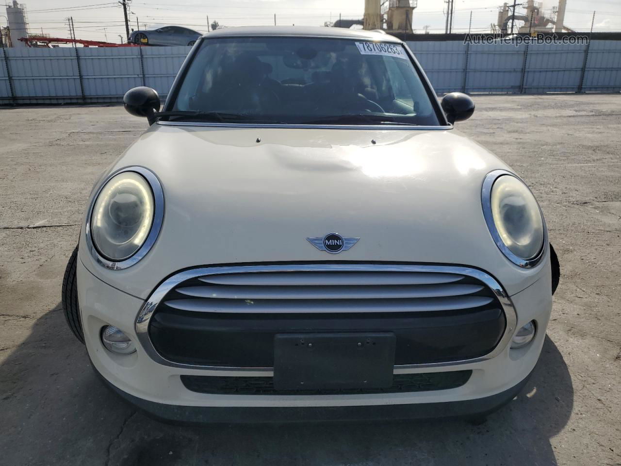 2015 Mini Cooper  White vin: WMWXM5C57FT937231