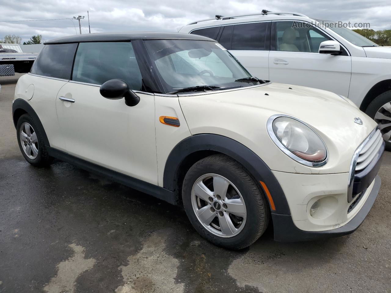 2015 Mini Cooper  Cream vin: WMWXM5C58F3A56413