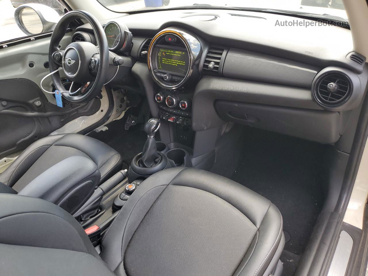 2018 Mini Cooper  Beige vin: WMWXP5C50J2G62052