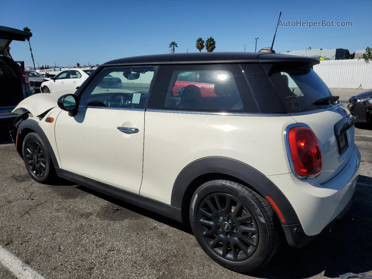 2018 Mini Cooper  White vin: WMWXP5C51J2G63338