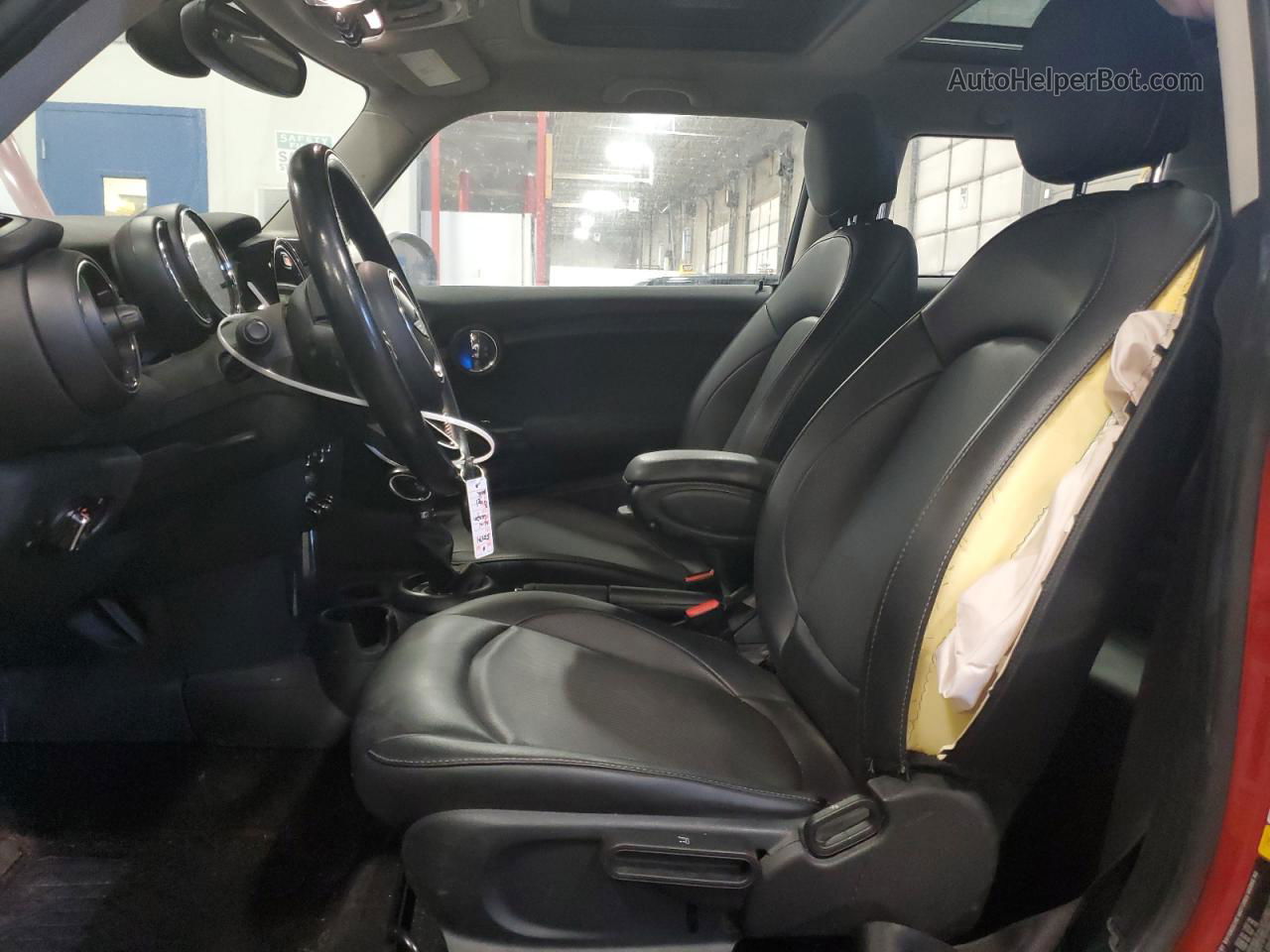 2018 Mini Cooper  Red vin: WMWXP5C53J2H29193