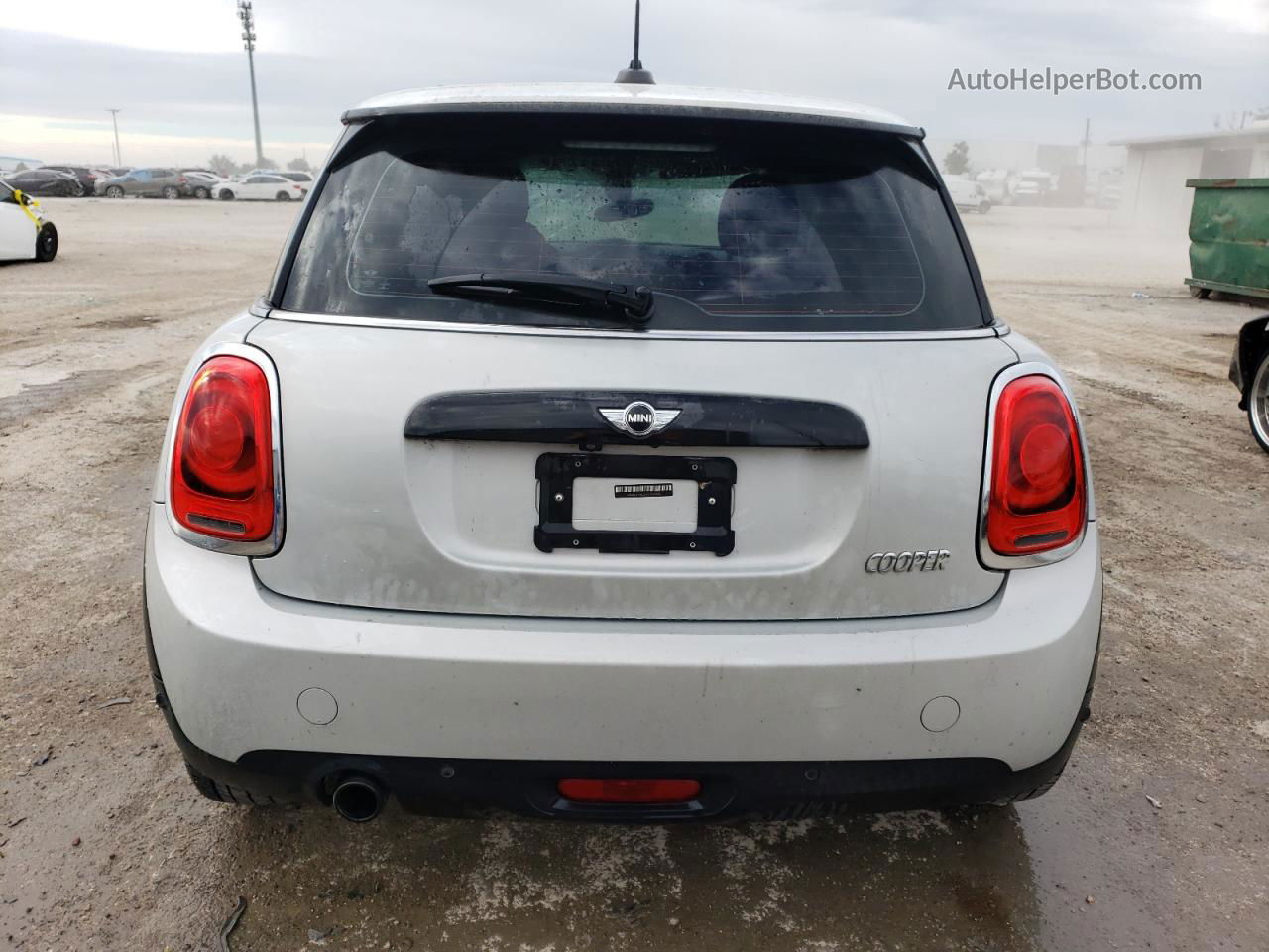 2018 Mini Cooper  Серебряный vin: WMWXP5C54J2G62426