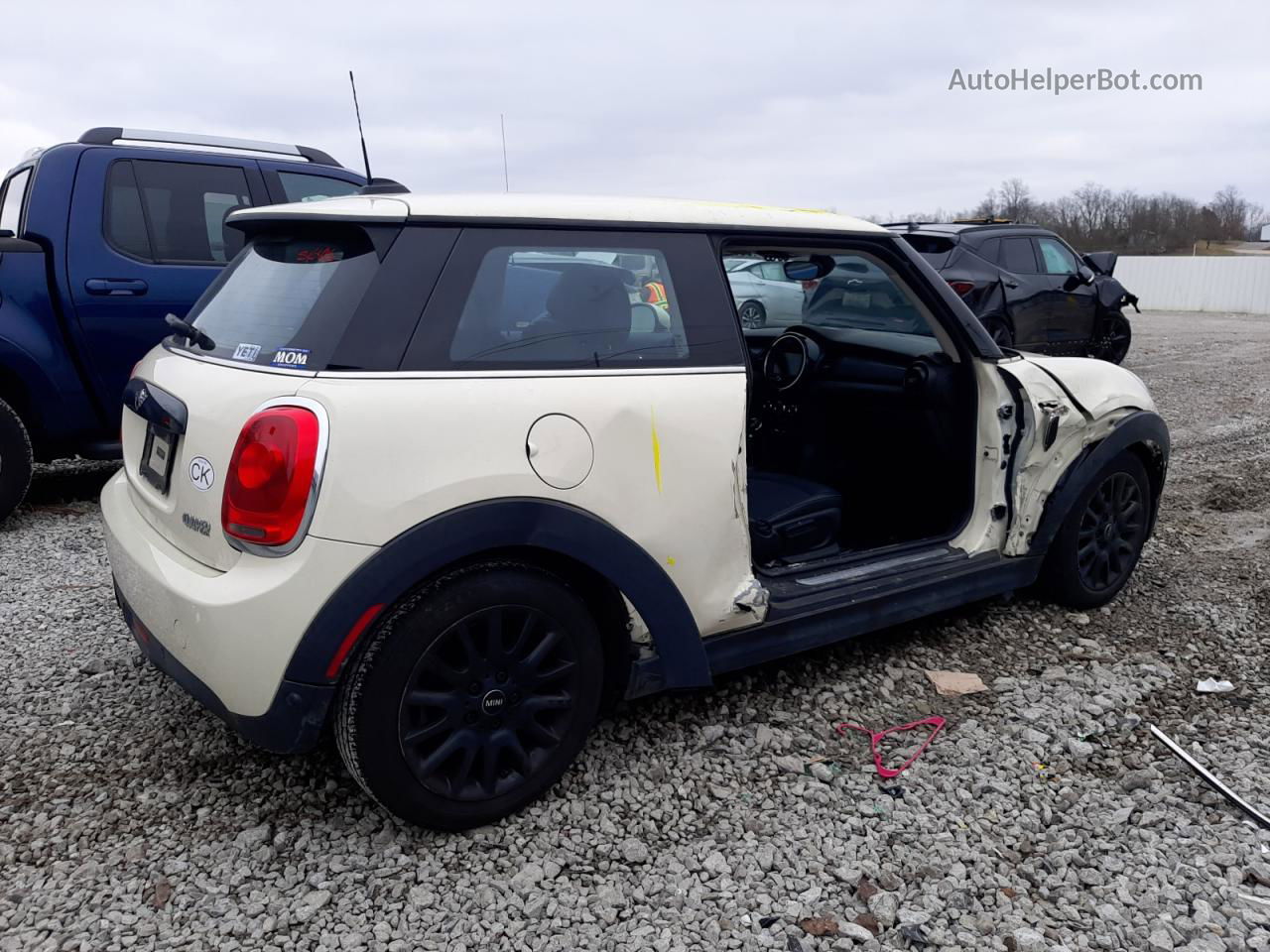 2018 Mini Cooper  Кремовый vin: WMWXP5C54J3C65373