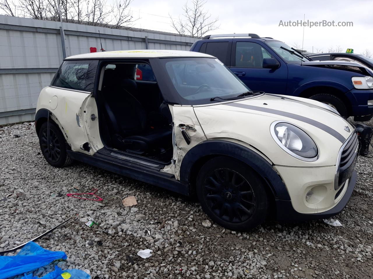 2018 Mini Cooper  Кремовый vin: WMWXP5C54J3C65373