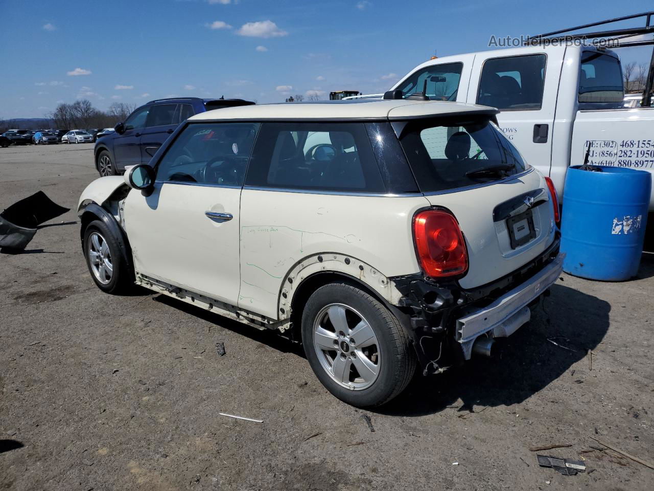 2018 Mini Cooper  White vin: WMWXP5C57J2G61643