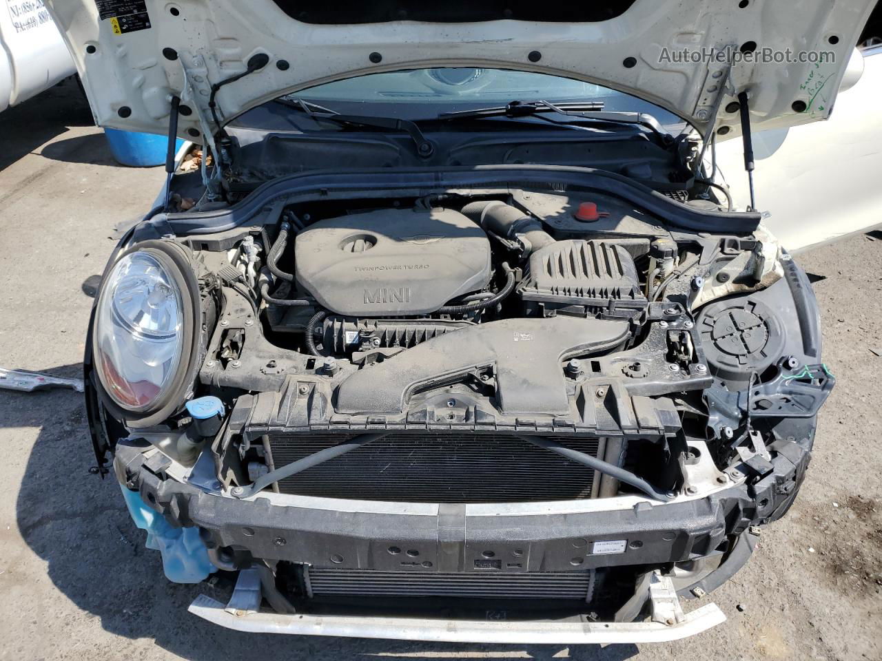 2018 Mini Cooper  White vin: WMWXP5C57J2G61643