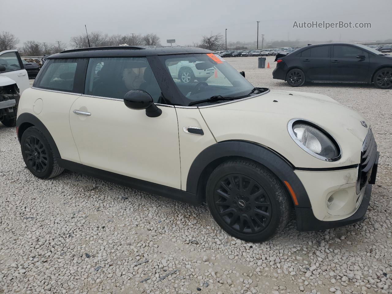 2018 Mini Cooper  Beige vin: WMWXP5C59J2G61353