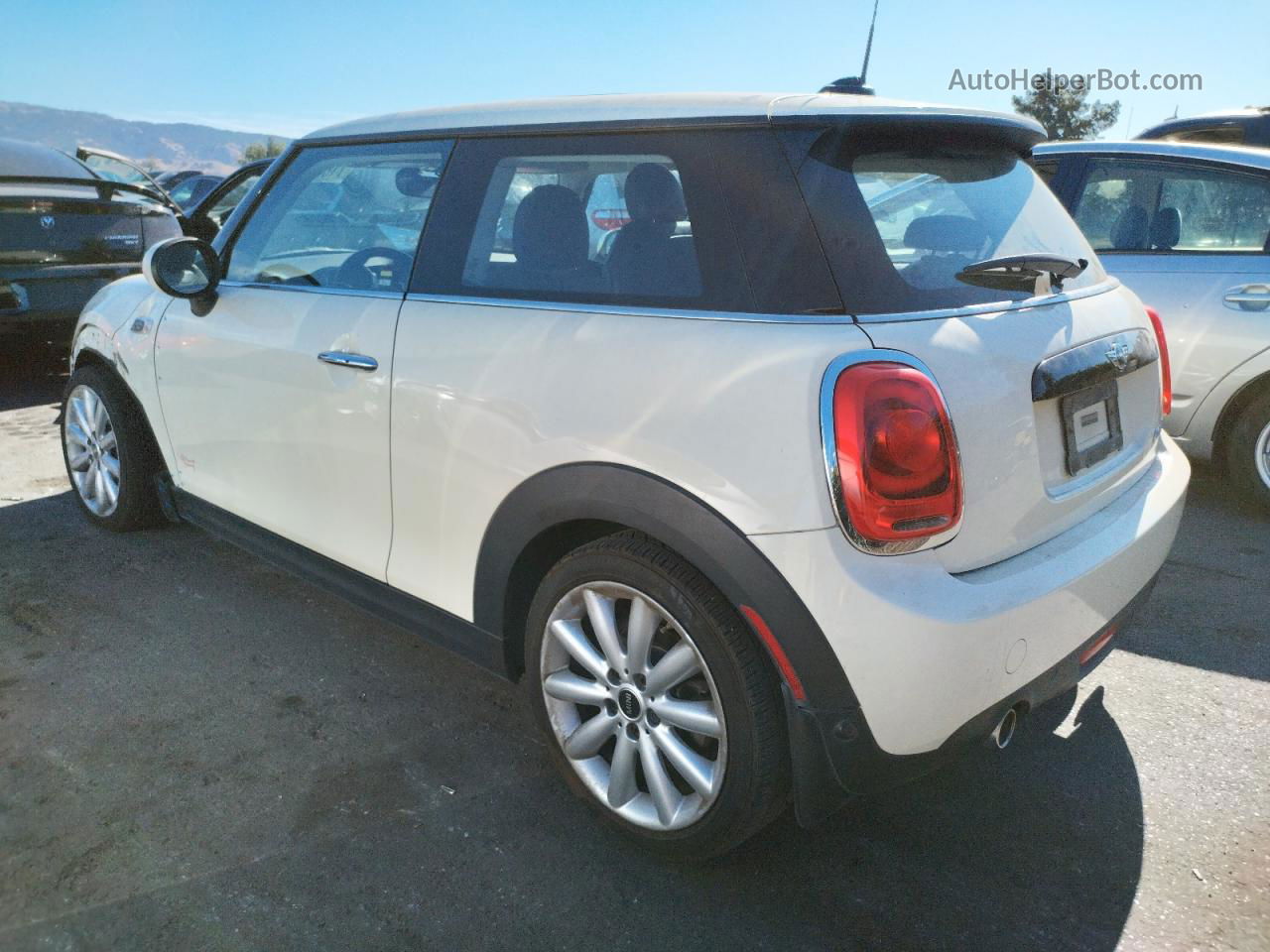 2018 Mini Cooper  White vin: WMWXP5C59J2G61658