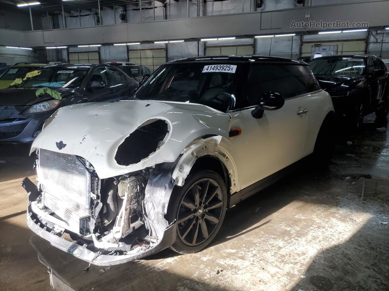 2018 Mini Cooper  White vin: WMWXP5C5XJ2G62978