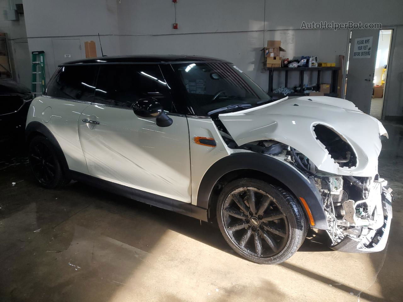 2018 Mini Cooper  White vin: WMWXP5C5XJ2G62978