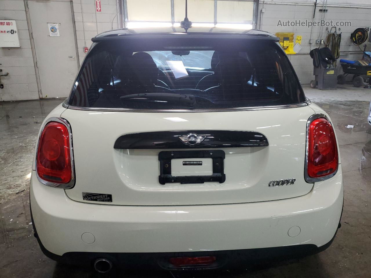 2018 Mini Cooper  White vin: WMWXP5C5XJ2G62978