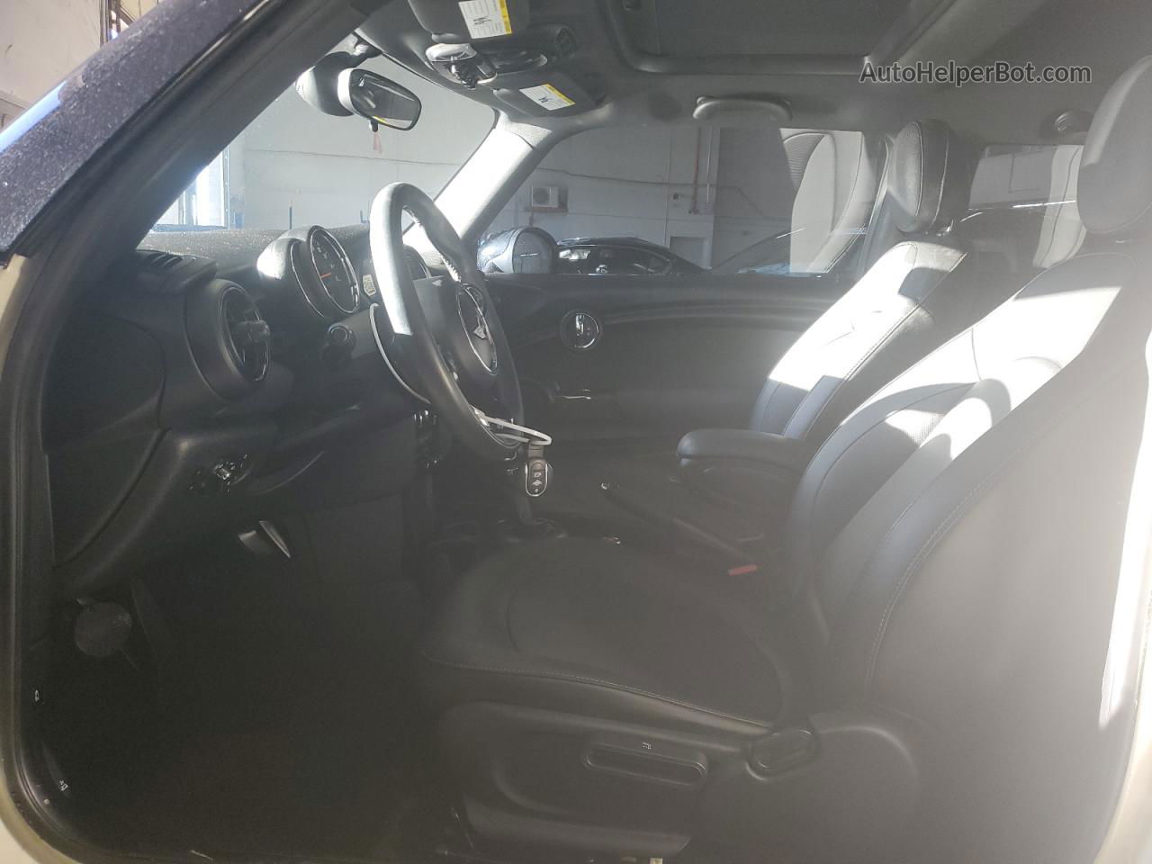 2018 Mini Cooper  White vin: WMWXP5C5XJ2G62978