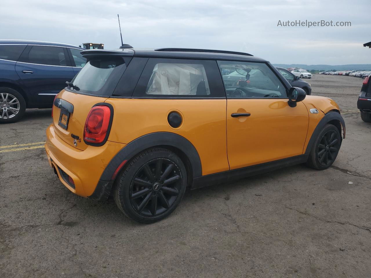 2015 Mini Cooper S Orange vin: WMWXP7C52F2A61194