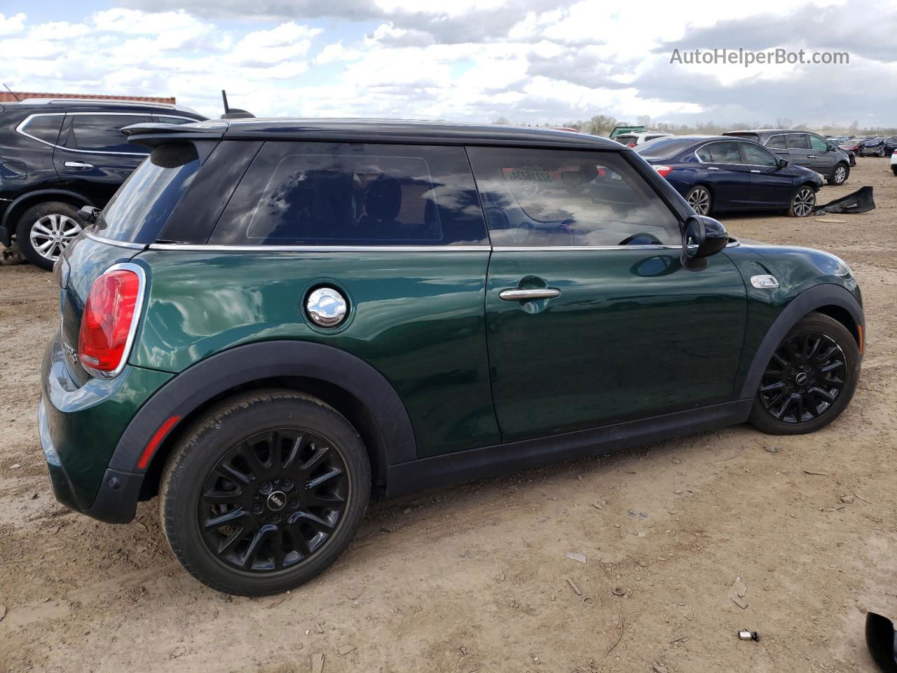 2018 Mini Cooper S Зеленый vin: WMWXP7C54J2A47385