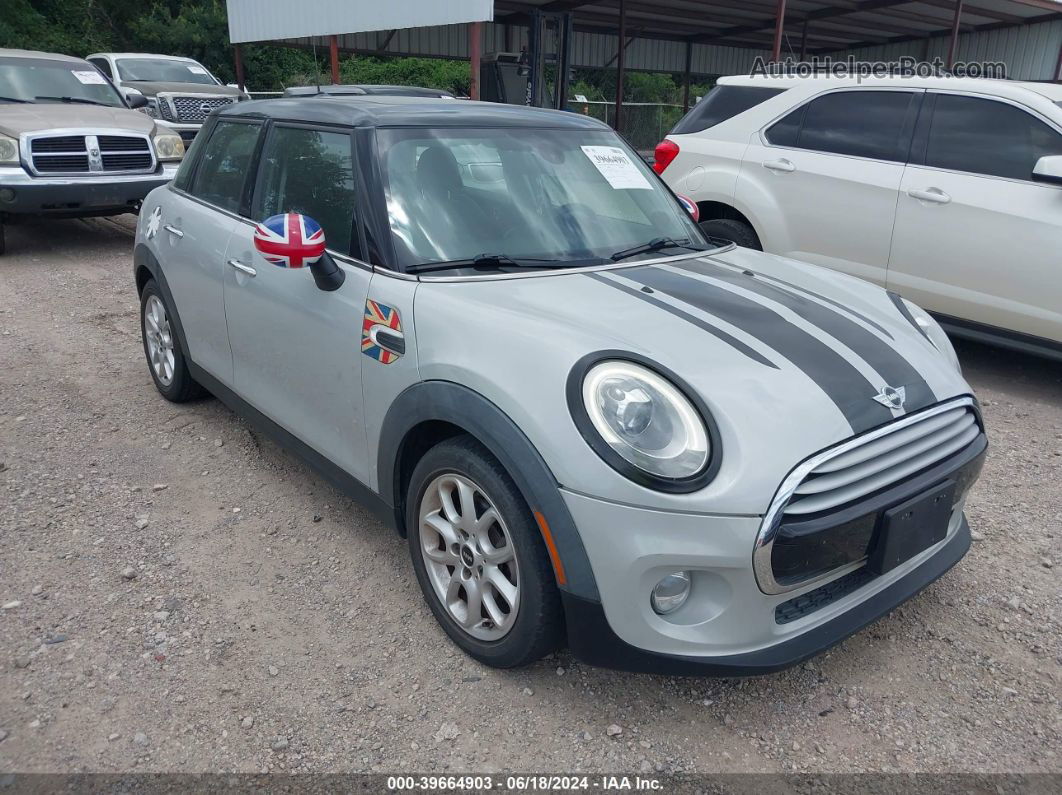 2015 Mini Hardtop Cooper Silver vin: WMWXS5C53FT828982