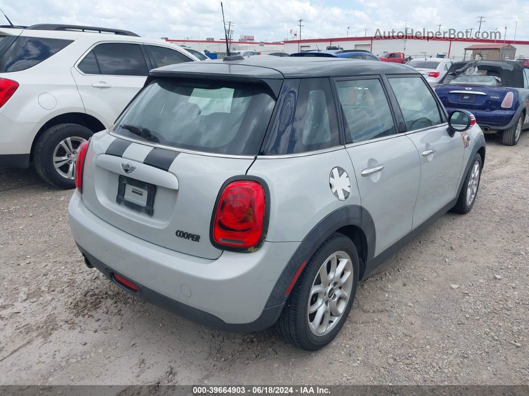 2015 Mini Hardtop Cooper Silver vin: WMWXS5C53FT828982