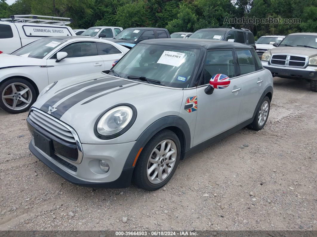 2015 Mini Hardtop Cooper Silver vin: WMWXS5C53FT828982