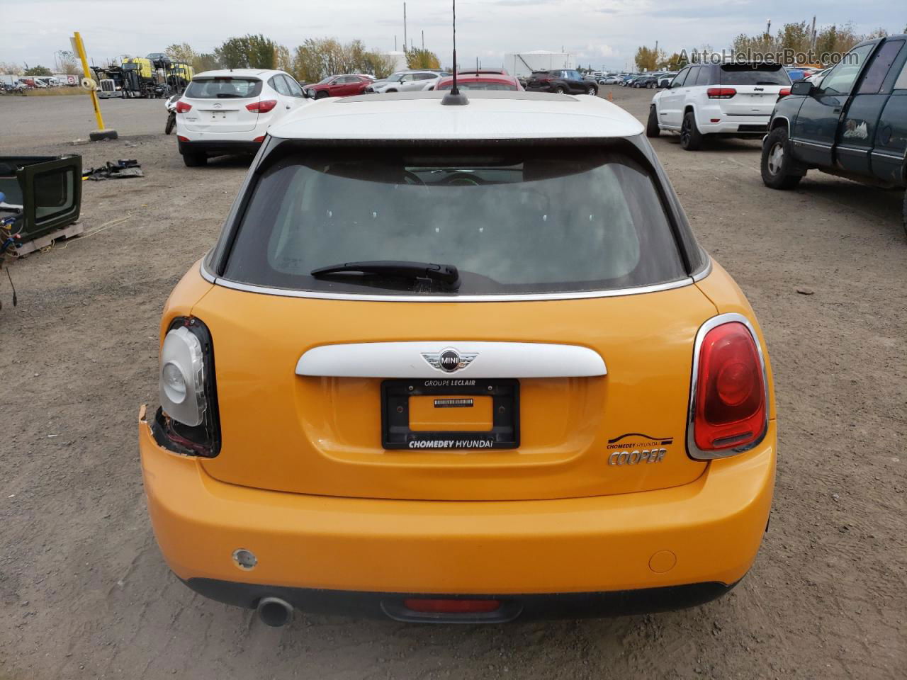 2015 Mini Cooper  Orange vin: WMWXS5C54FT833298