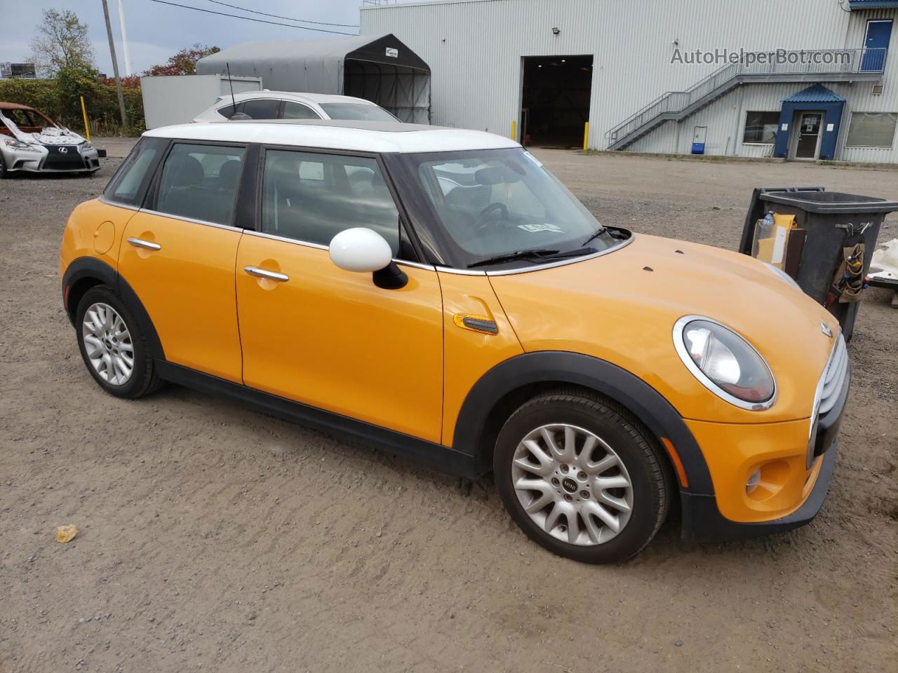 2015 Mini Cooper  Orange vin: WMWXS5C54FT833298