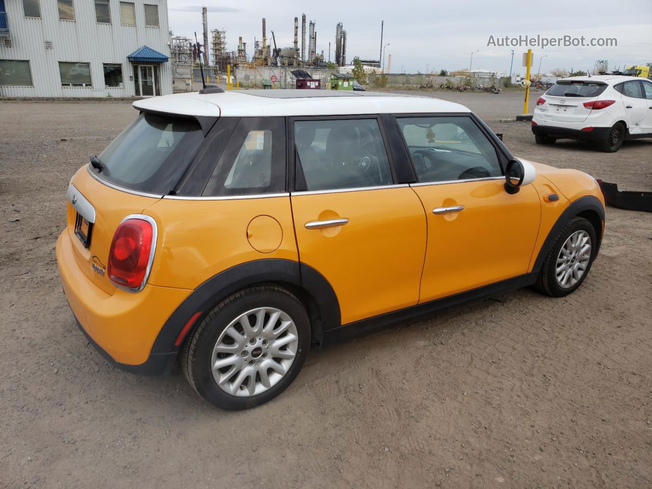 2015 Mini Cooper  Orange vin: WMWXS5C54FT833298